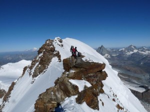 Pogled prema Zapadnom Lyskammu, Matterhorn u pozadini