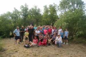 1-zajedničko fotografiranje kraj srednjovjekovne utvrde